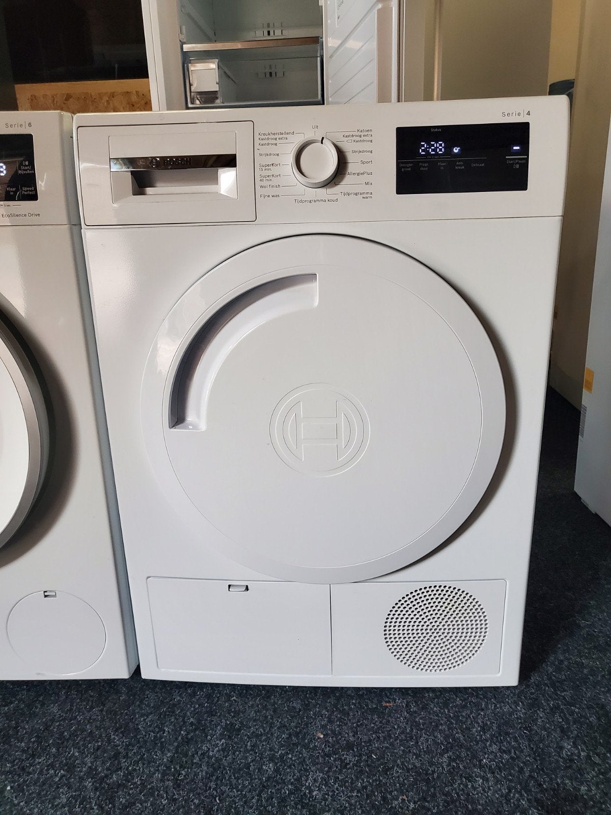 Bosch condensdroger nieuw gekocht in 2024 izgst, Ophalen, 6 tot 8 kg, Gebruikt, Minder dan 85 cm