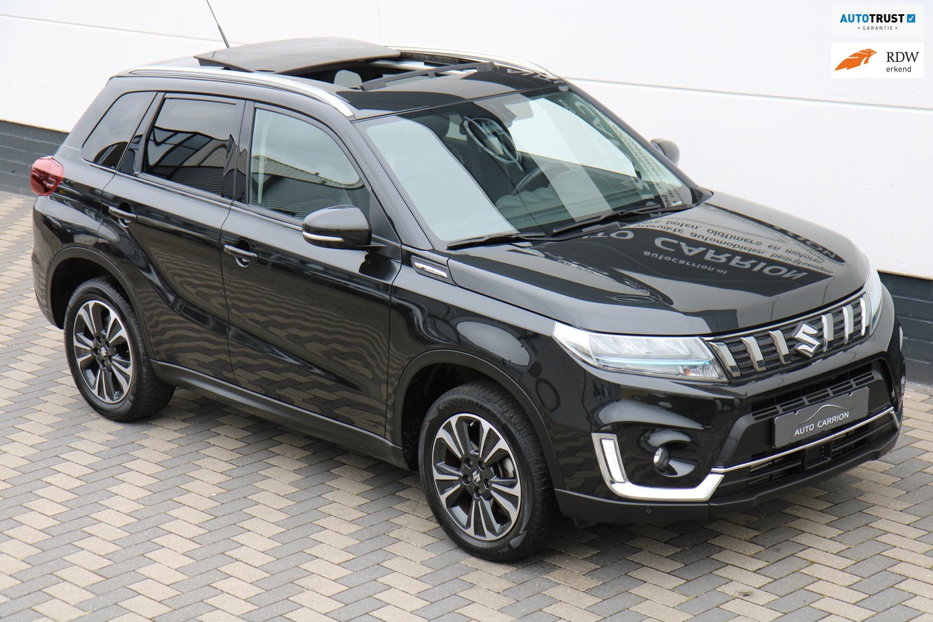 Suzuki Vitara 1.4 Boosterjet Style Smart Hybrid Pano Carplay, Voorwielaandrijving, Gebruikt, Zwart, 4 cilinders