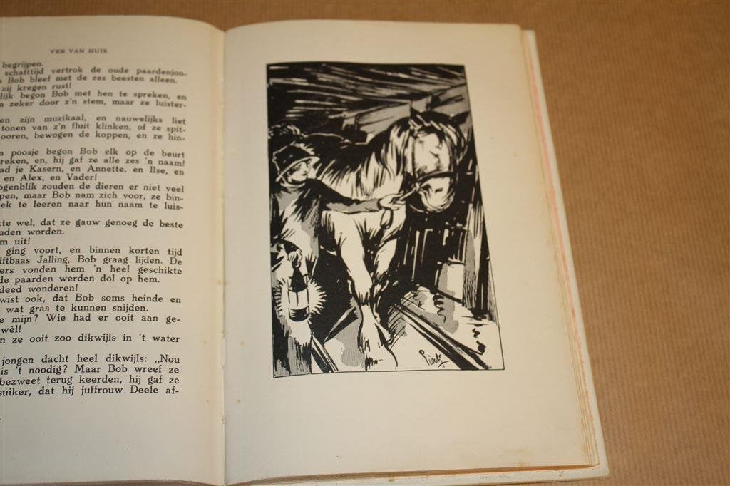 Ver van huis. Vletter. Kluitman 1e dr. 1928., Boeken, Ophalen of Verzenden, Gelezen