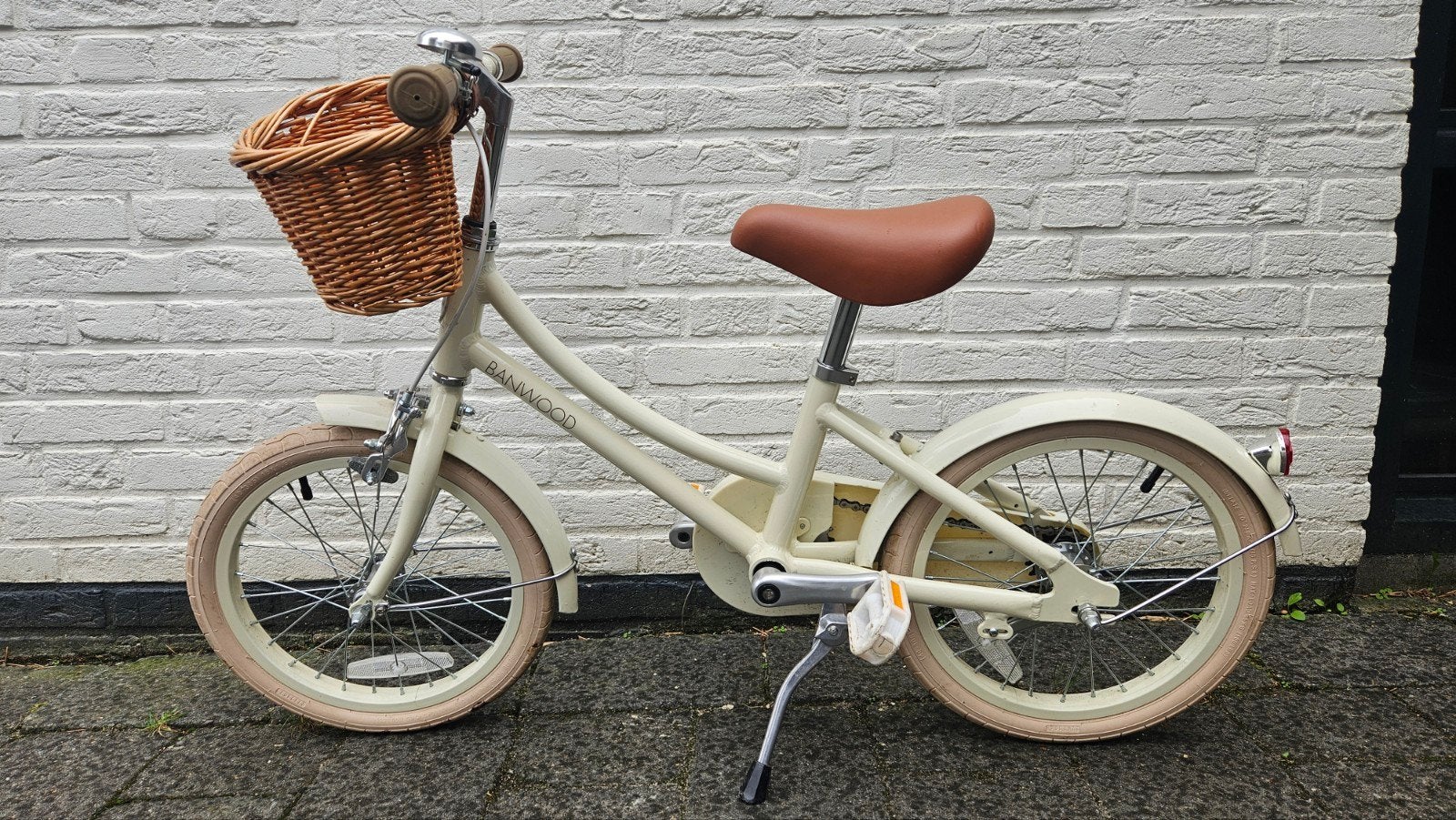 Banwood kinderfiets 16 inch met mandje, Ophalen, Zijwieltjes, 16 tot 20 inch, Velgrem