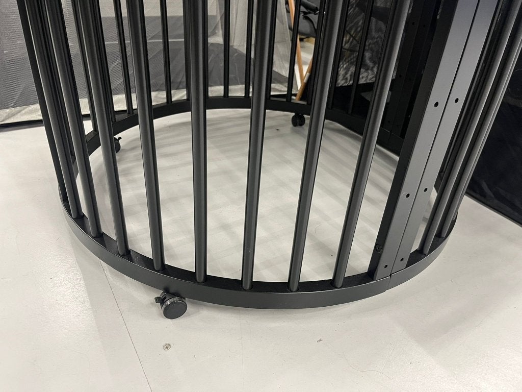Willow Houten Ronde Box inclusief matras, Ophalen of Verzenden, Zo goed als nieuw, Rond, Wieltjes