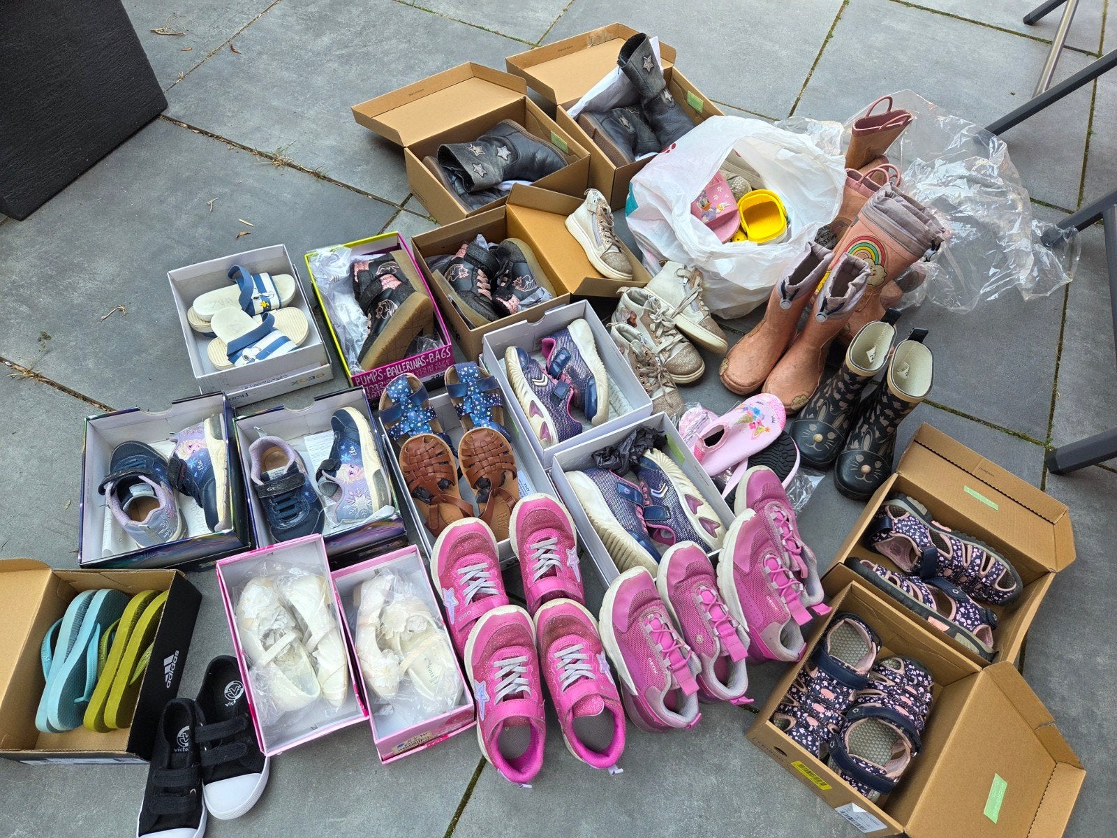 Schoenenpakket: sneakers, sandalen, laarzen, slippers, Ophalen, Gebruikt, Meisje, Schoenen