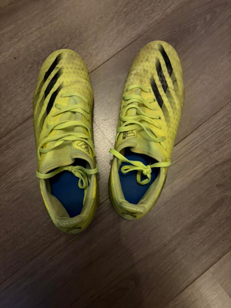 Adidas voetbalschoenen maat 44,5, Sport en Fitness, Voetbal, Maat XS of kleiner, Ophalen of Verzenden, Gebruikt, Schoenen