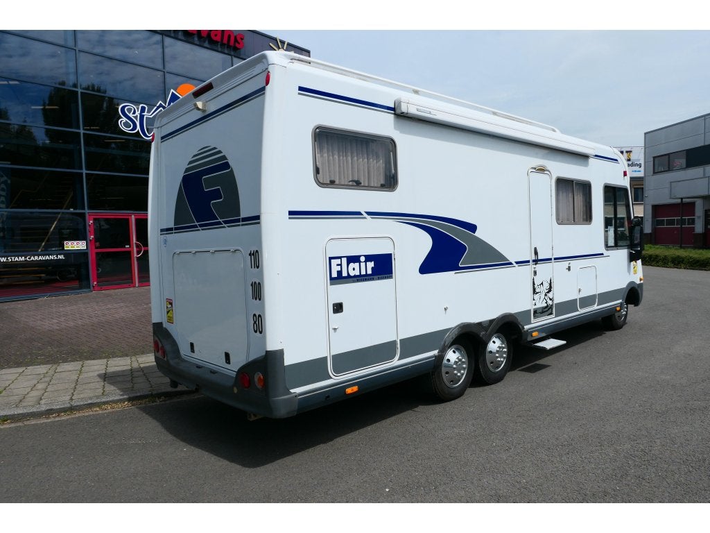 Niesmann+Bischoff Flair 7100i Topklasse Alde kachel, Integraal, Niesmann+Bischoff, Fiat, Afzuigkap
