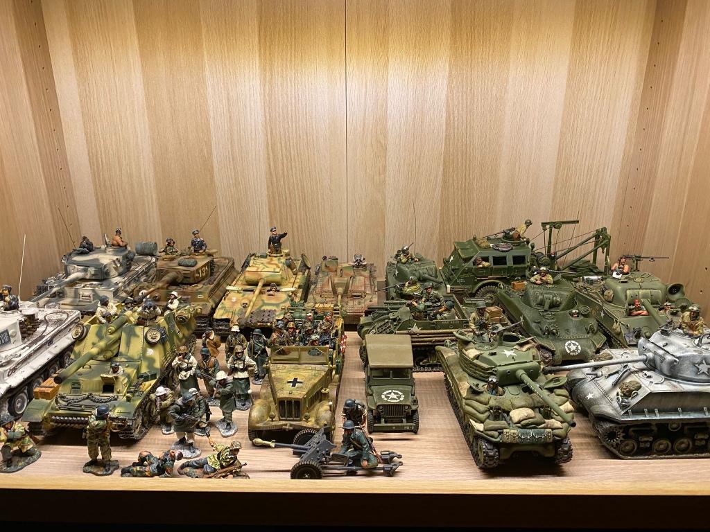 King & Country WO2 collectie – Tiger, Sherman, Panther, Famo, Ophalen of Verzenden, Zo goed als nieuw, Groter dan 1:35