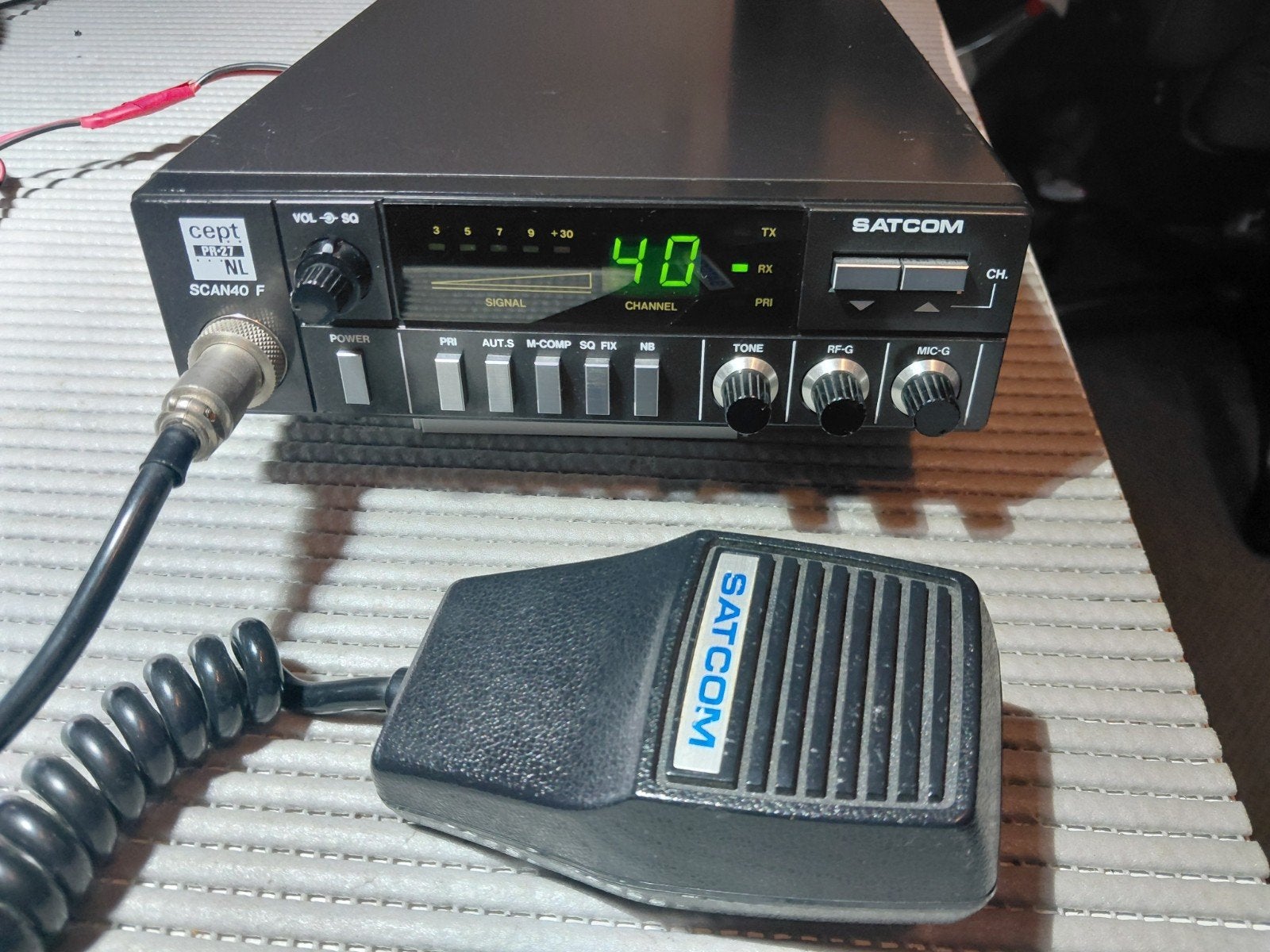 SATCOM  SCAN 40 F   40 kanalen  4 watt, Ophalen of Verzenden, Gebruikt, Zender en Ontvanger