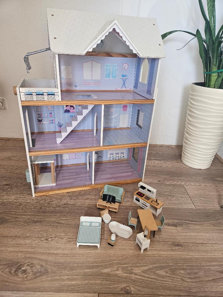 Poppenhuis met Gratis alle meubels en accessoires, Ophalen, Zo goed als nieuw, Poppenhuis