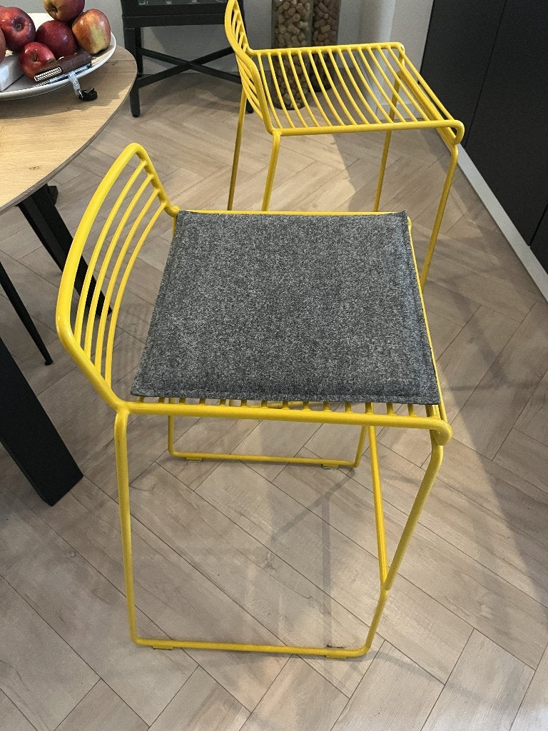 3x HAY HEE barkruk geel + vilten kussens | Nieuwprijs € 750, Huis en Inrichting, Barkrukken, Ophalen, Met voetsteun, 60 tot 90 cm