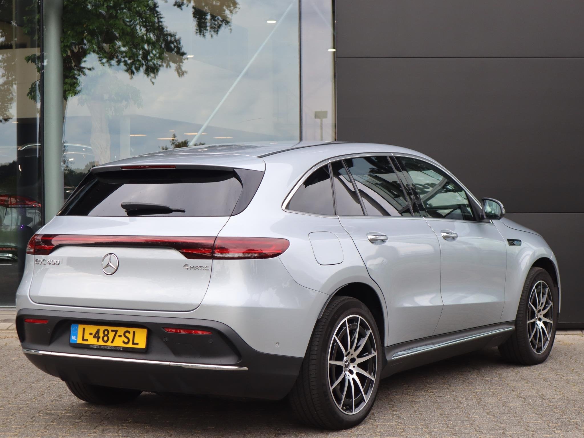 Mercedes-Benz EQC 400 4MATIC Business Solution AMG 80 kWh l, Auto's, Dealer onderhouden, Stof, Zwart, 80 kWh