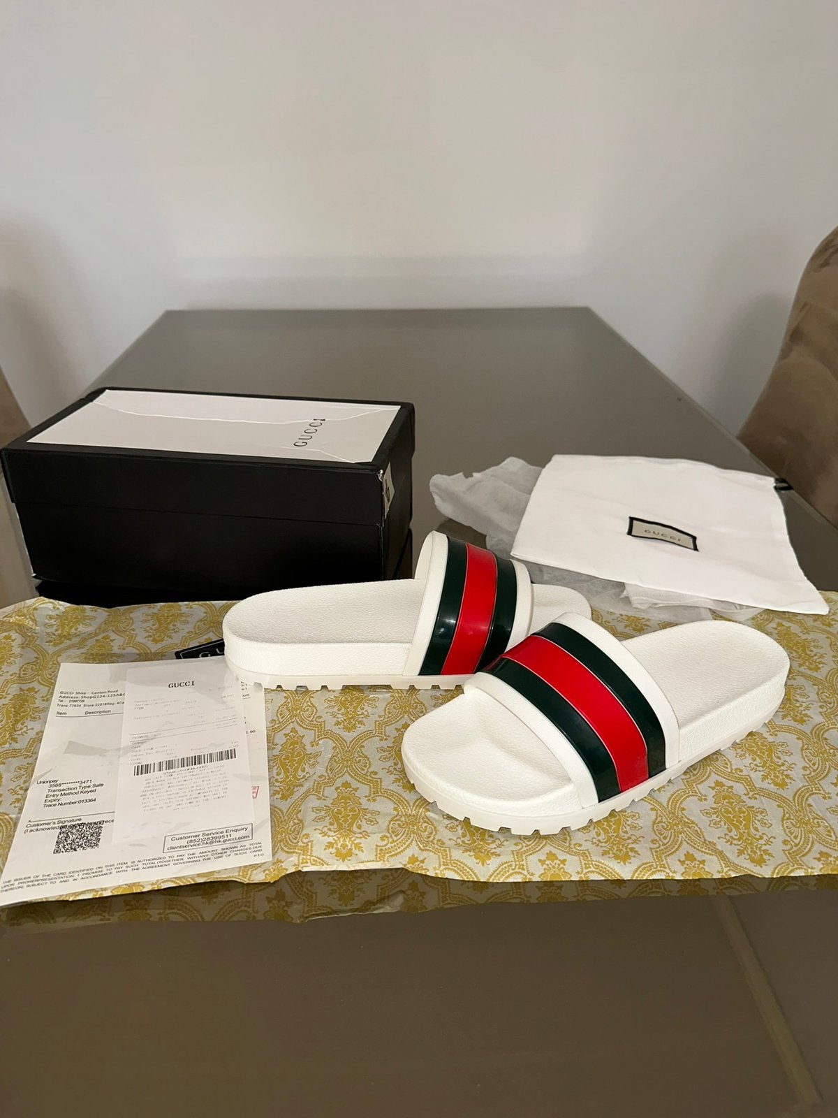 Witte nieuwe Gucci web slippers, Kleding | Heren, Ophalen of Verzenden, Nieuw, Wit, Sneakers of Gympen