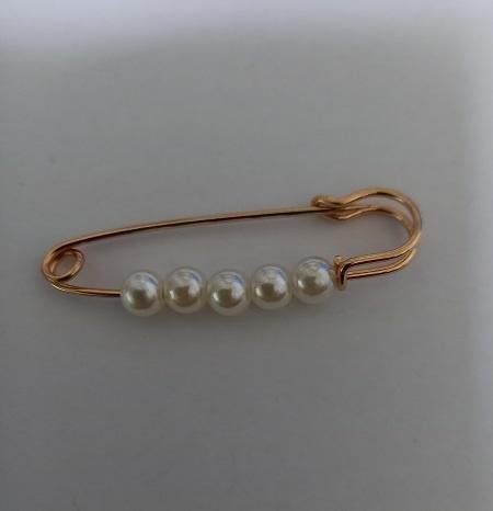 Goudkleurige broche sjaal speld met 5 pareltjes, Verzenden, Nieuw, Goud, Overige materialen
