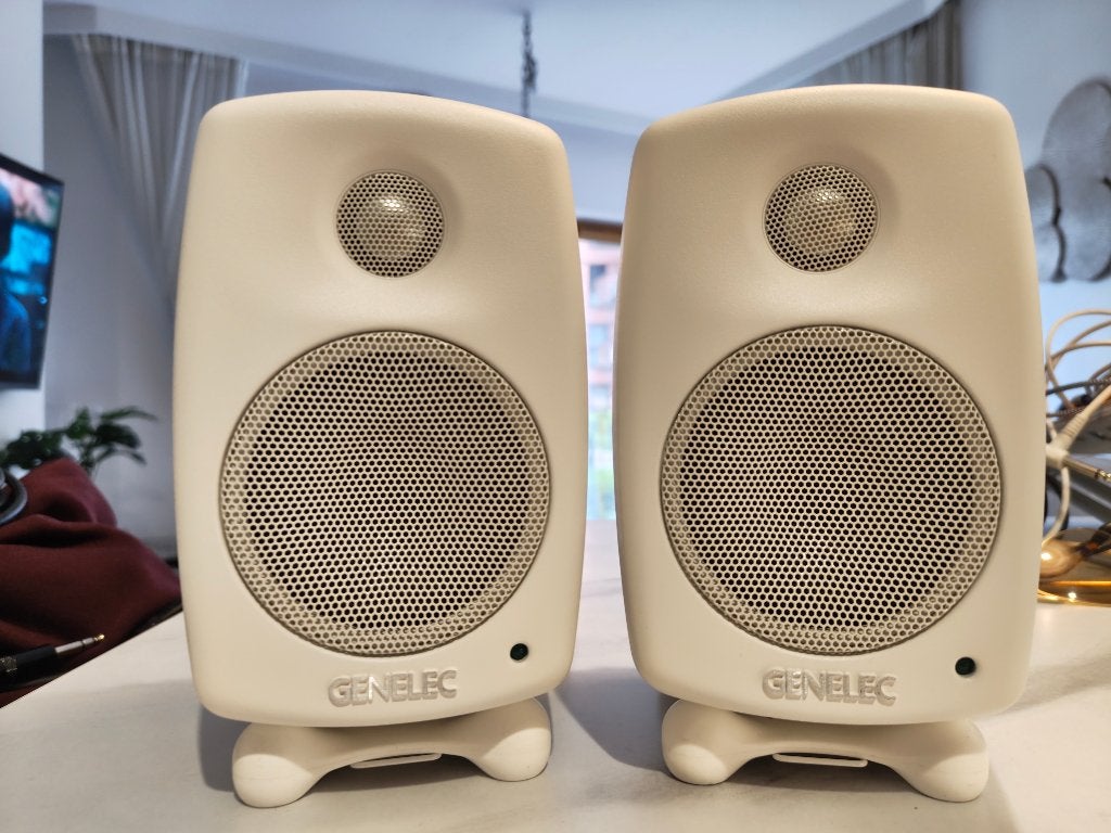 Genelec 8010aw Studio Monitors Speakers, Ophalen of Verzenden, Zo goed als nieuw, Audio