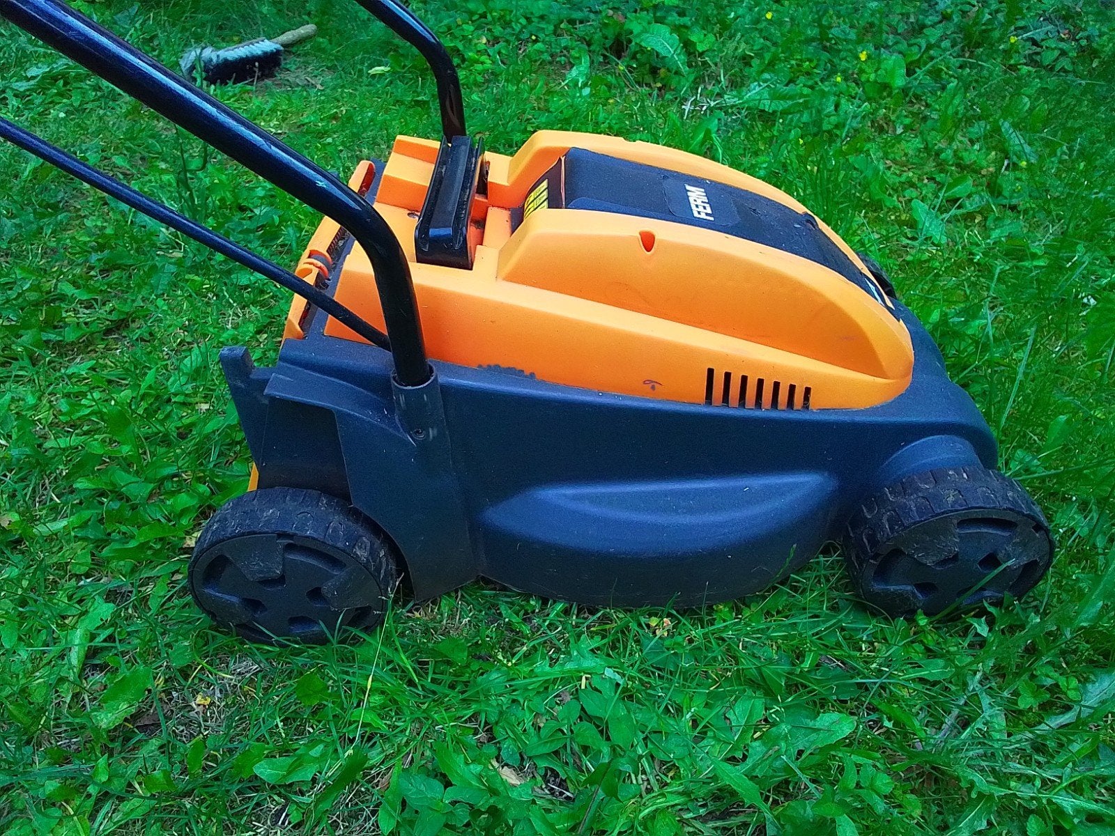FERM electrische grasmaaier 1300 Watt, Ophalen, Gebruikt, Elektrische grasmaaier, Fermo