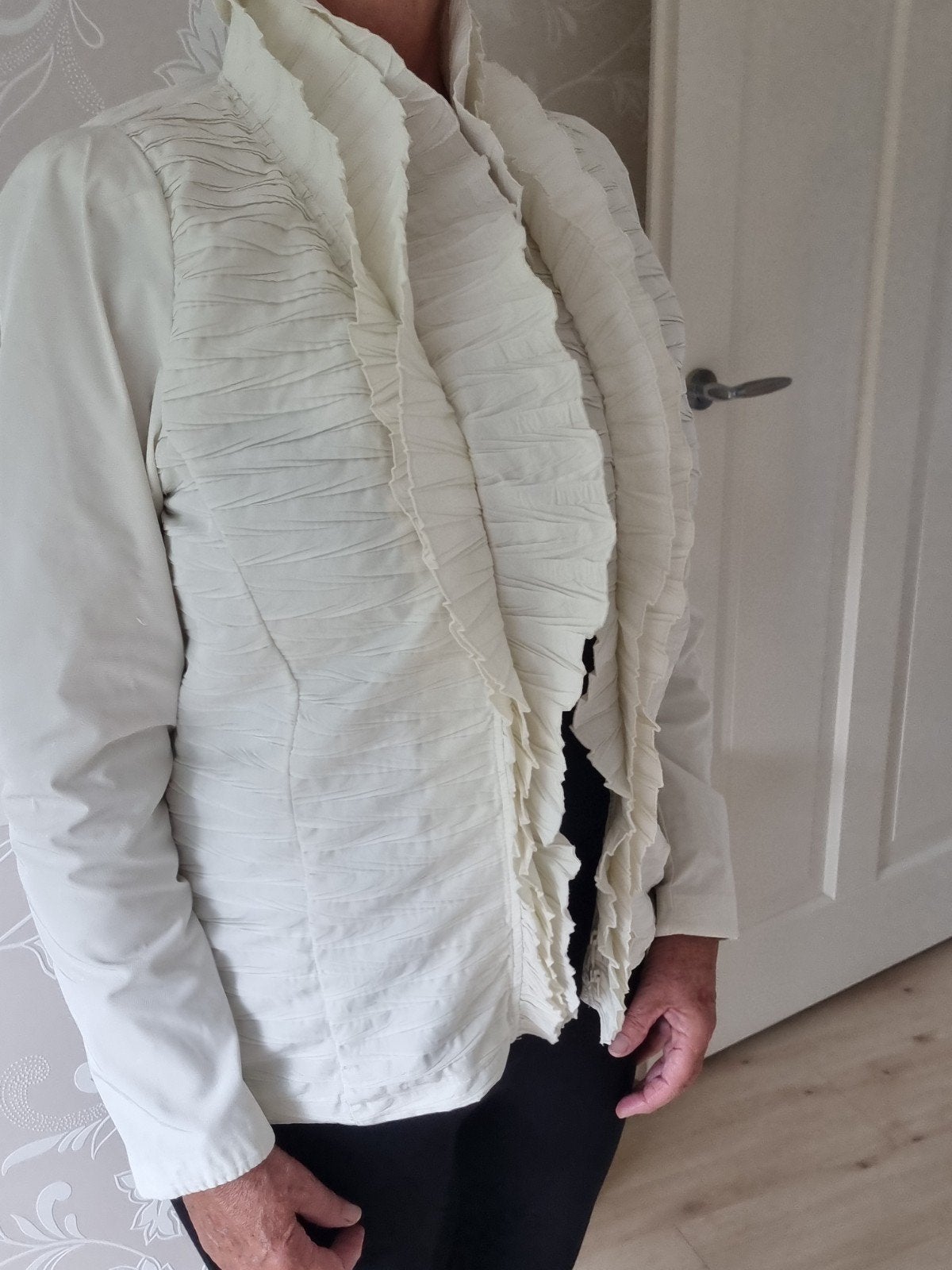 Witte blouse met bijzondere ruches afwerking, Wit, Maat 42/44 (L), Ophalen of Verzenden, Gedragen