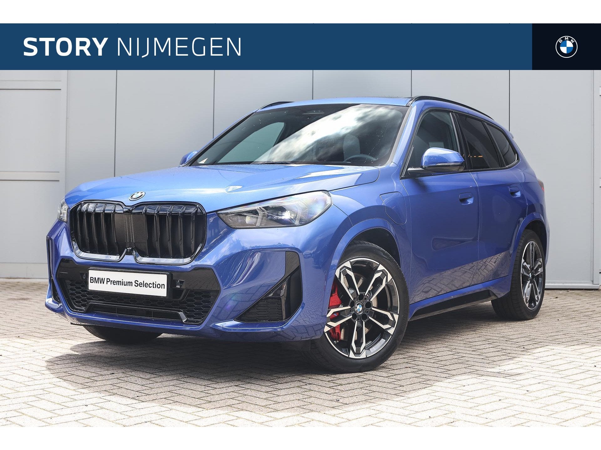 BMW X1 xDrive25e M Sport Automaat / Panoramadak / Trekhaak /, Dealer onderhouden, Gebruikt, Blauw, Bedrijf