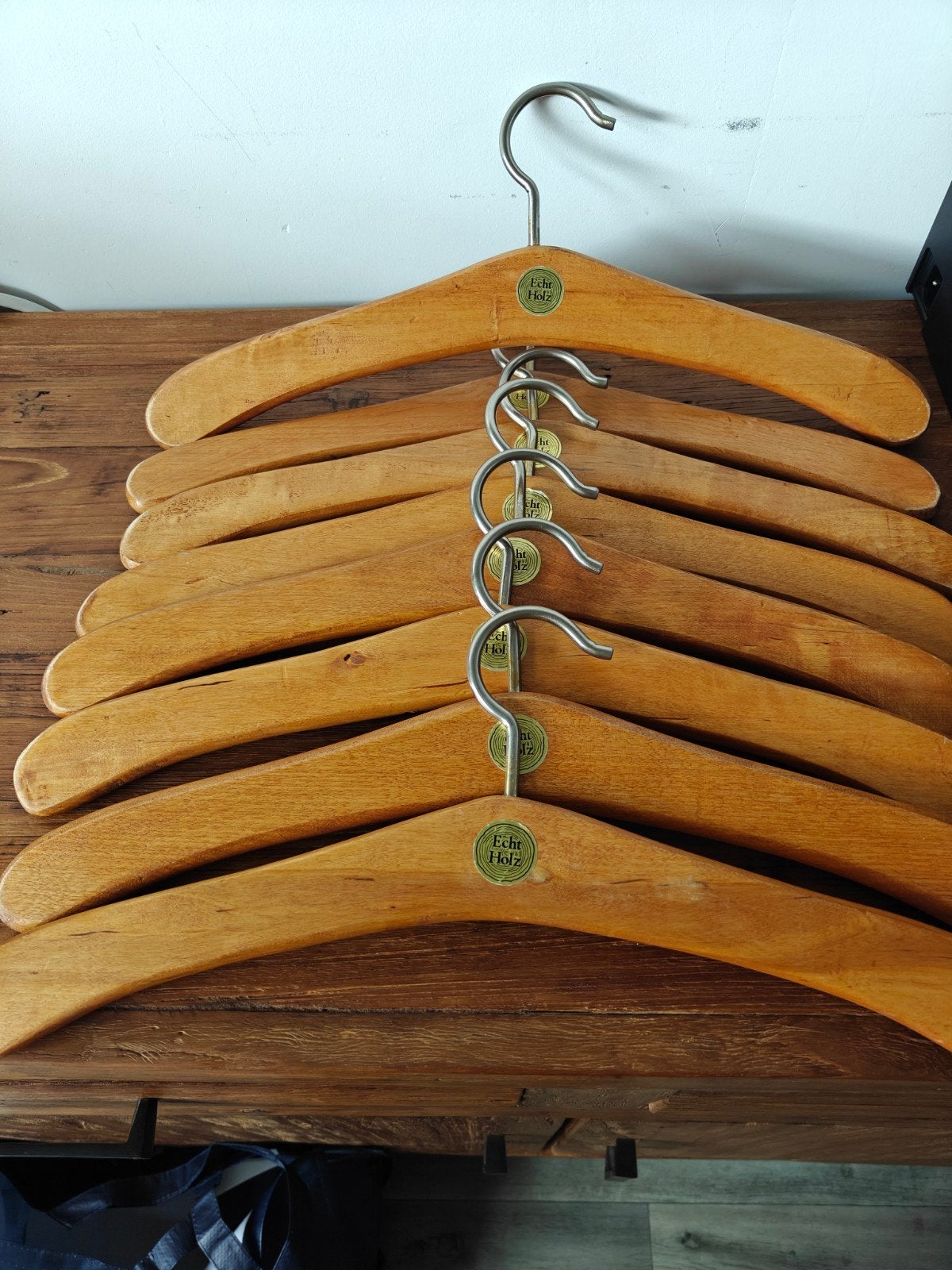 8 houten garderobe hangers - Echt Holz, Ophalen, Gebruikt, Hout, Volwassenen
