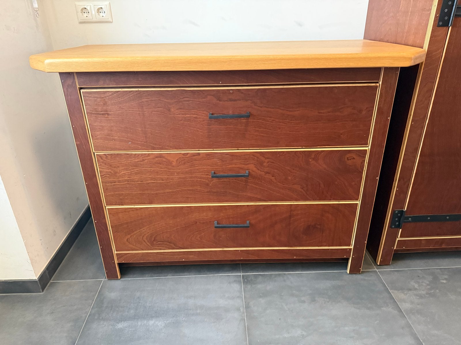 Complete Kinderkamer: Bedje, Kast, Commode, Wandplank (Okoum, Kinderen en Baby's, Ophalen of Verzenden, Gebruikt, Jongetje of Meisje