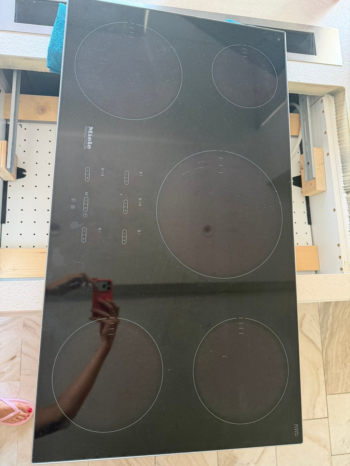 Miele inductie koopplaat kapot!, Witgoed en Apparatuur, Kookplaten, Ophalen, 4 kookzones, Zo goed als nieuw, Inbouw