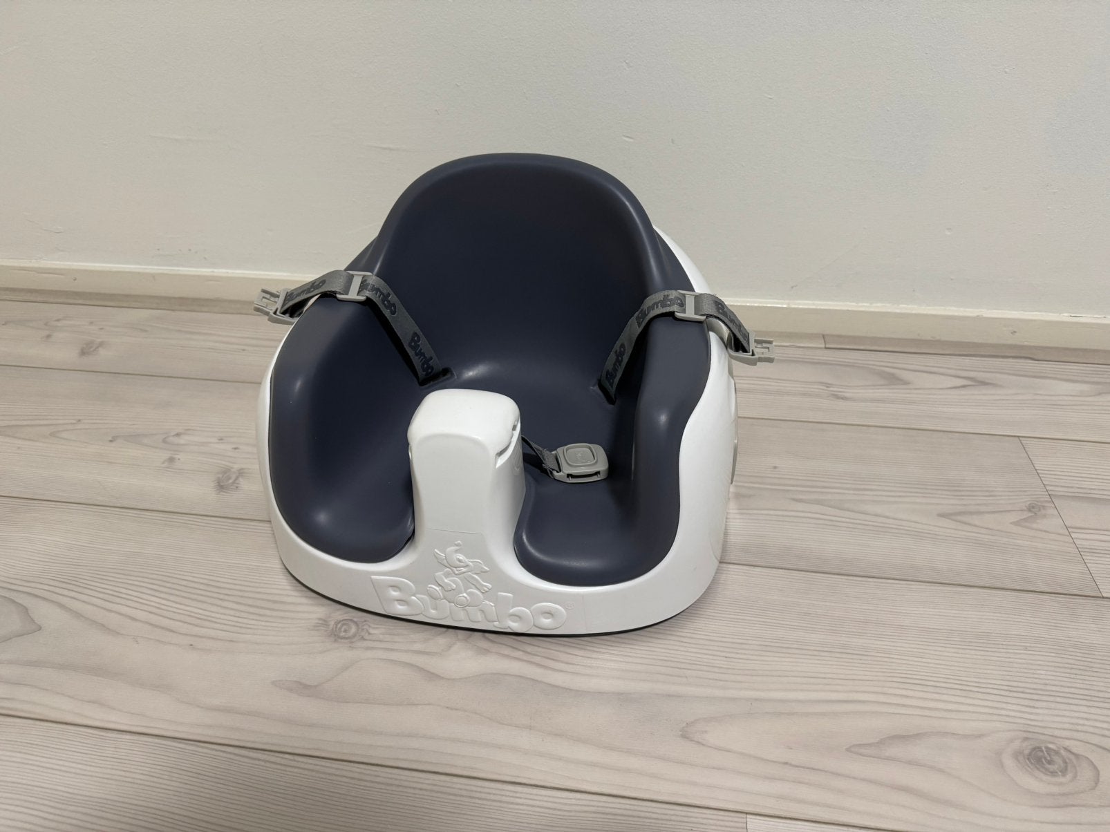 Bumbo Multi Seat Baby Kinder stoel, Ophalen of Verzenden, Zo goed als nieuw, Meegroeistoel, Gordel(s)