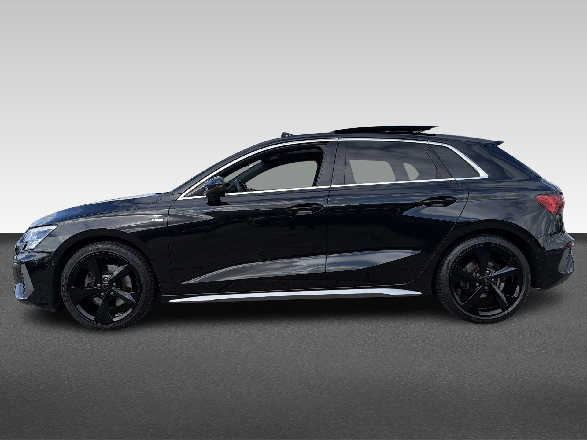 AUDI A3 SPORTBACK 35 TFSI 150PK AUTOMAAT 2X S-LINE PANO VIRT, Auto's, Zwart, Origineel Nederlands, 690 kg, 149 pk