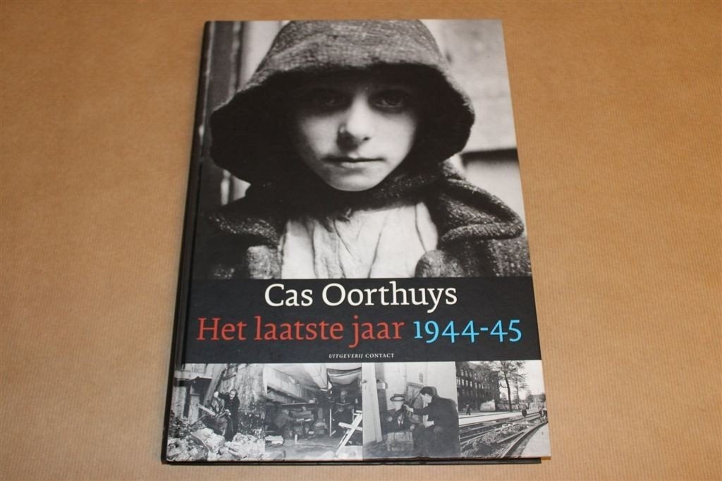 Cas Oorthuys — Fotoboek [1944-45], Ophalen of Verzenden, Zo goed als nieuw, Fotografen