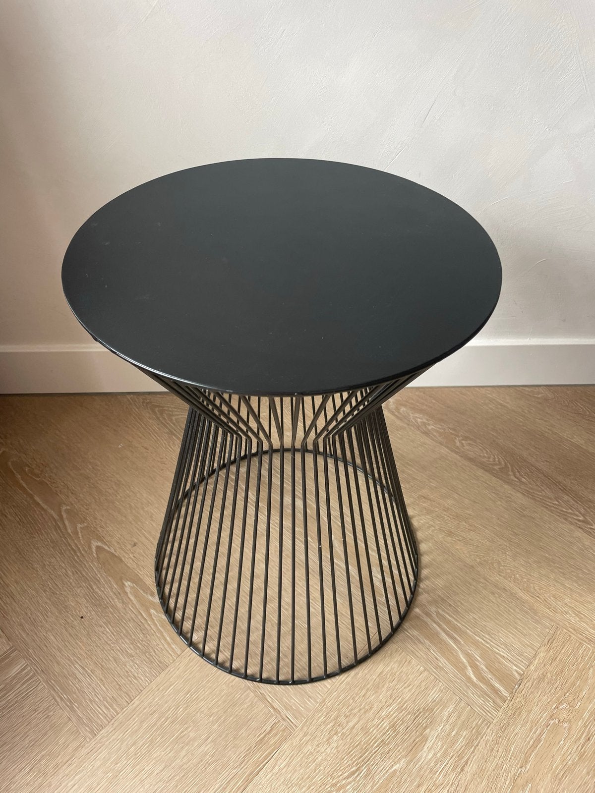 Zwarte metalen bijzettafel, Ophalen, Minder dan 45 cm, Minder dan 55 cm, Gebruikt