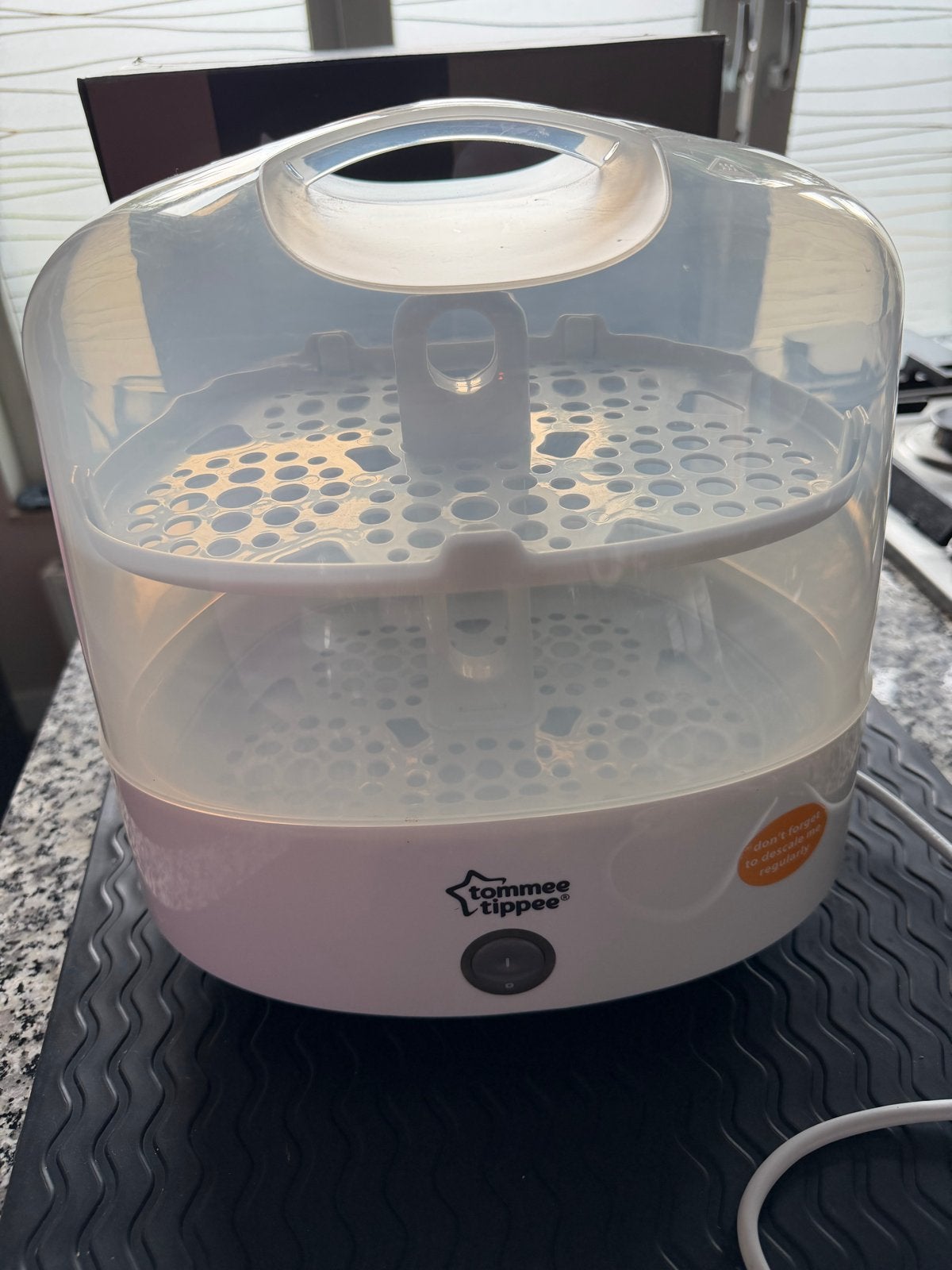 Tommee Tippee Sterilisator, flessen en accessoires, Kinderen en Baby's, Ophalen, Zo goed als nieuw, Inclusief flessen, Sterilisator