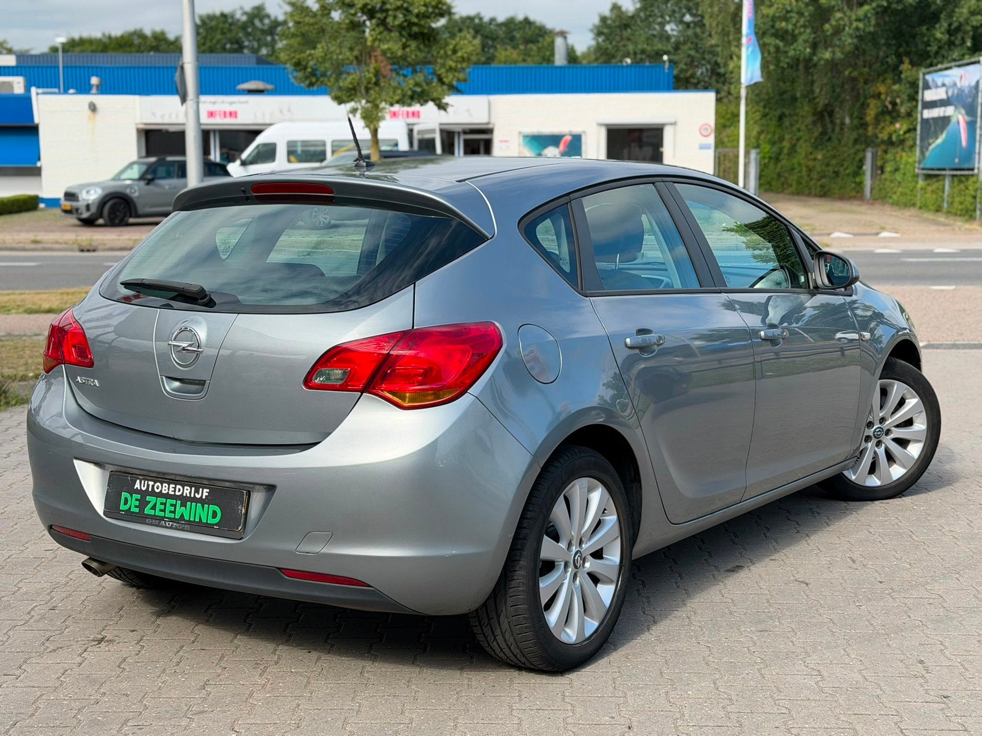 Opel Astra 1.6 Edition|Geen oliedruk, Auto's, Voorwielaandrijving, Euro 5, Electronic Stability Program (ESP), 680 kg