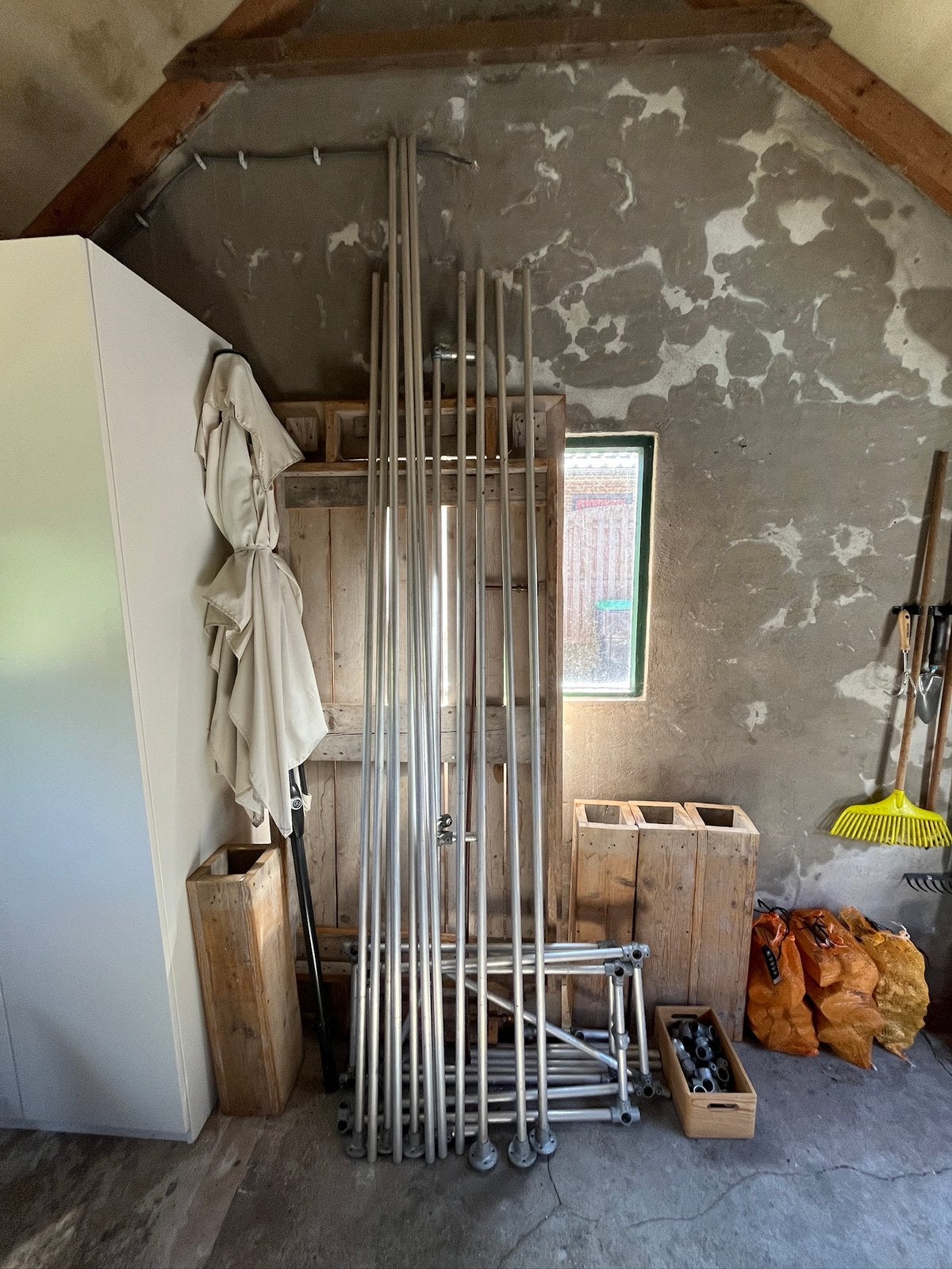 aluminium buizen en bevestigingsmaterialen, Ophalen, Overige typen, Aluminium, Zo goed als nieuw