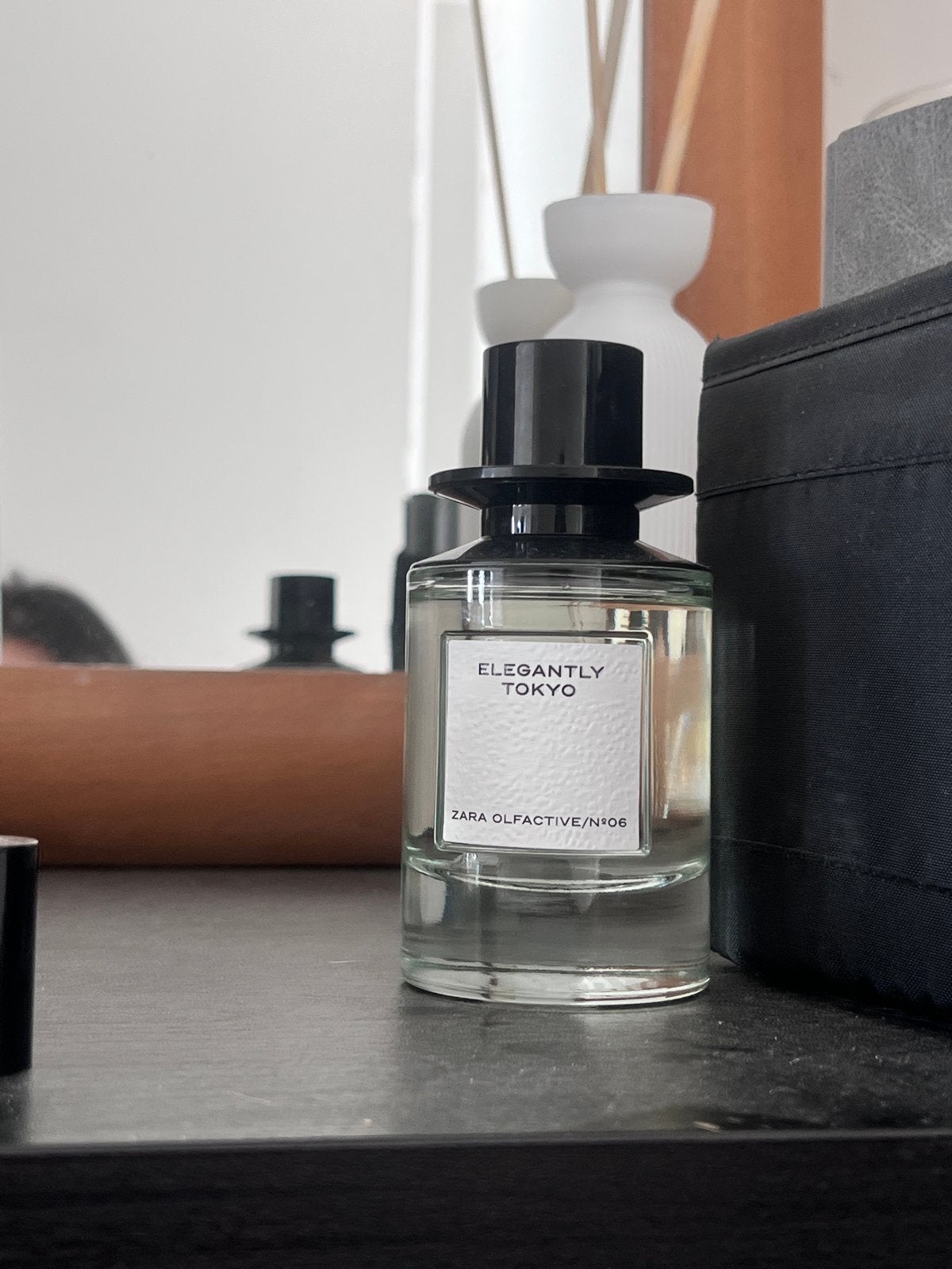 Zara Elegantly Tokyo parfum - Slechts 10 keer gebruikt, Ophalen, Zo goed als nieuw