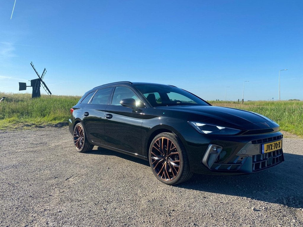CUPRA Leon Sportstourer 1.5 TSI e-Hybrid 272pk VZ Performanc, Auto's, Cupra, Euro 6, 4 cilinders, 116 pk, Zwart