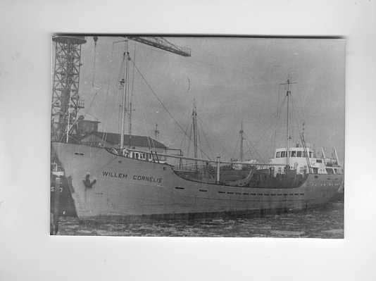 scheepvaart-foto-willem cornelis, Ophalen of Verzenden, Zo goed als nieuw, Motorboot, Boek of Tijdschrift