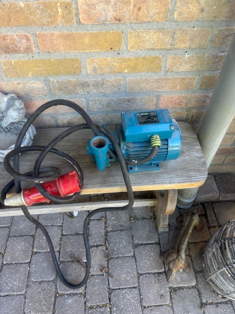 2 waterpompen: 1x220V en 1x220-380V - Werkend weggezet, Ophalen, Gebruikt, Elektrisch, Overige typen
