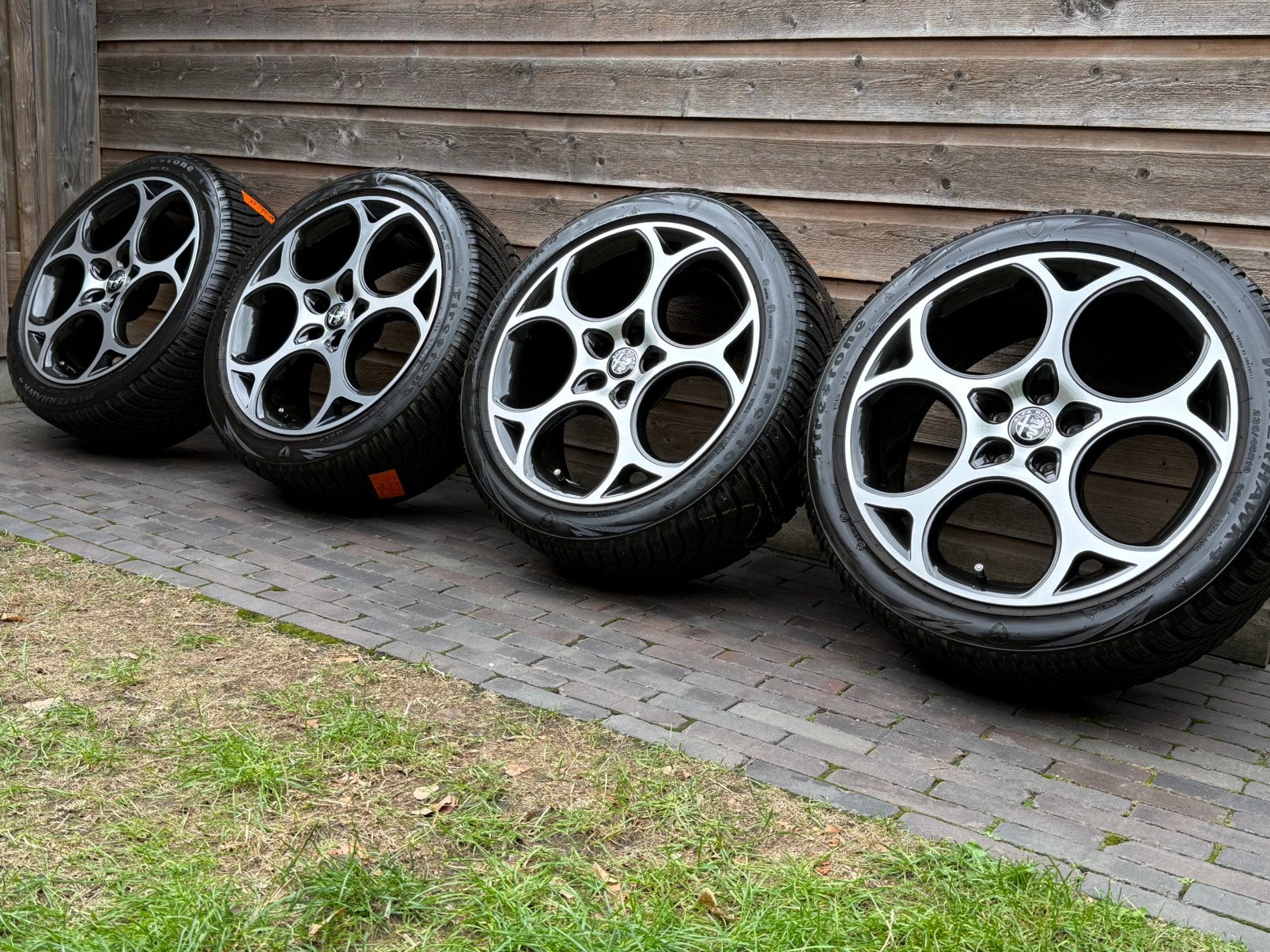 Orig DEMO Alfa-Romeo Tonale 19 inch velgen + winterbanden, 19 inch, Gebruikt, Banden en Velgen, 235 mm