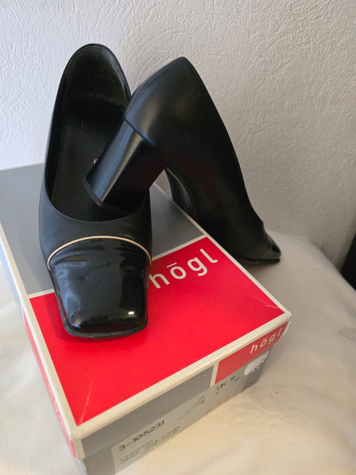Hōgl Zwarte Pumps Maat 39 (UK 6) met Blokhak, Pumps, Zwart, Zo goed als nieuw, Hōgl