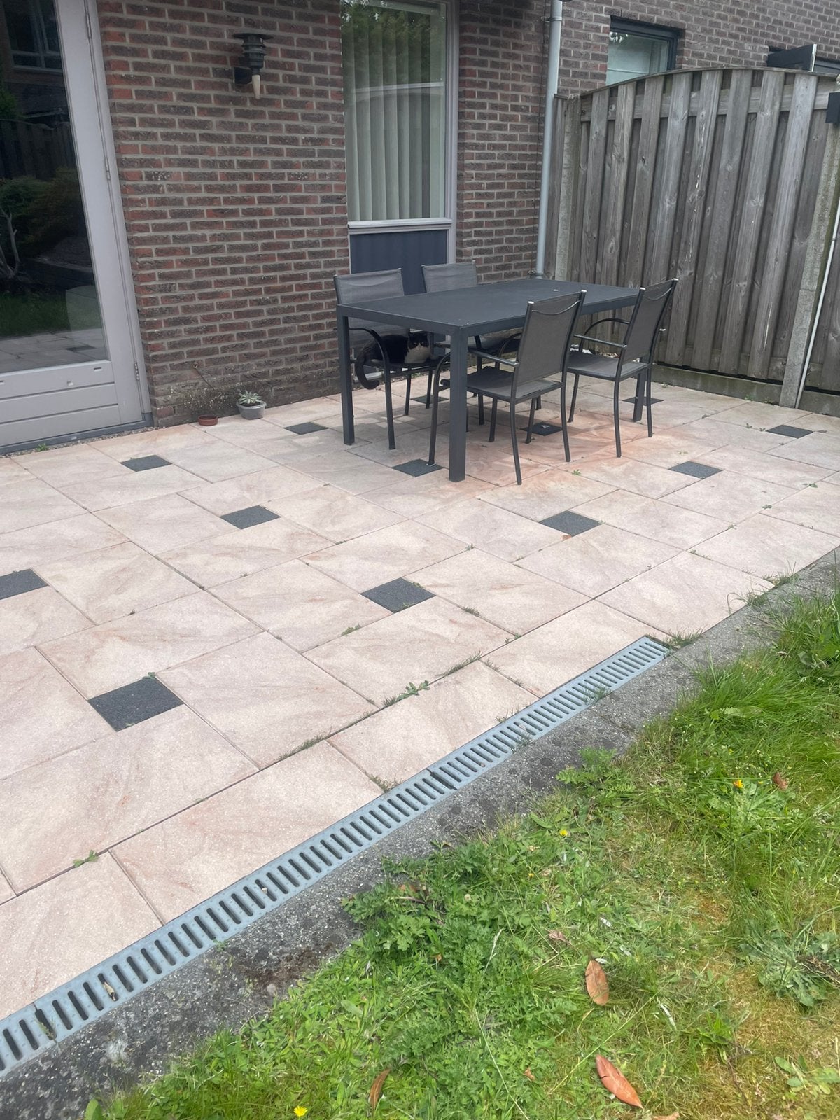 Gratis tuintegels en betonblokken, Ophalen, Overige materialen, Gebruikt, 10 m² of meer
