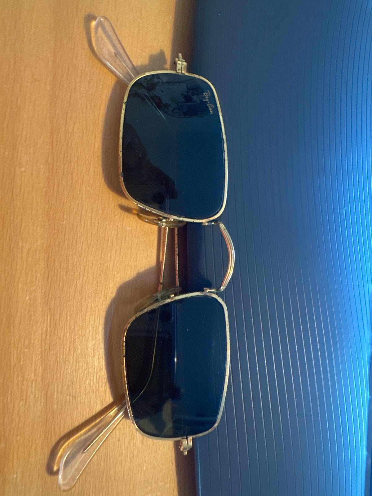 Ray-Ban Zonnebril - Goudkleurig Montuur, Donkere Glazen, Ophalen, Gebruikt, Zonnebril, Overige kleuren