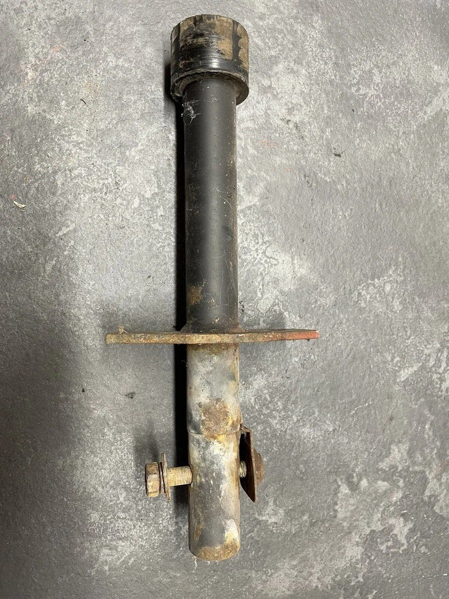 GEZOCHT bumpersteun Porsche 944 met gat voor sleepoog, Ophalen of Verzenden, Gebruikt, Porsche