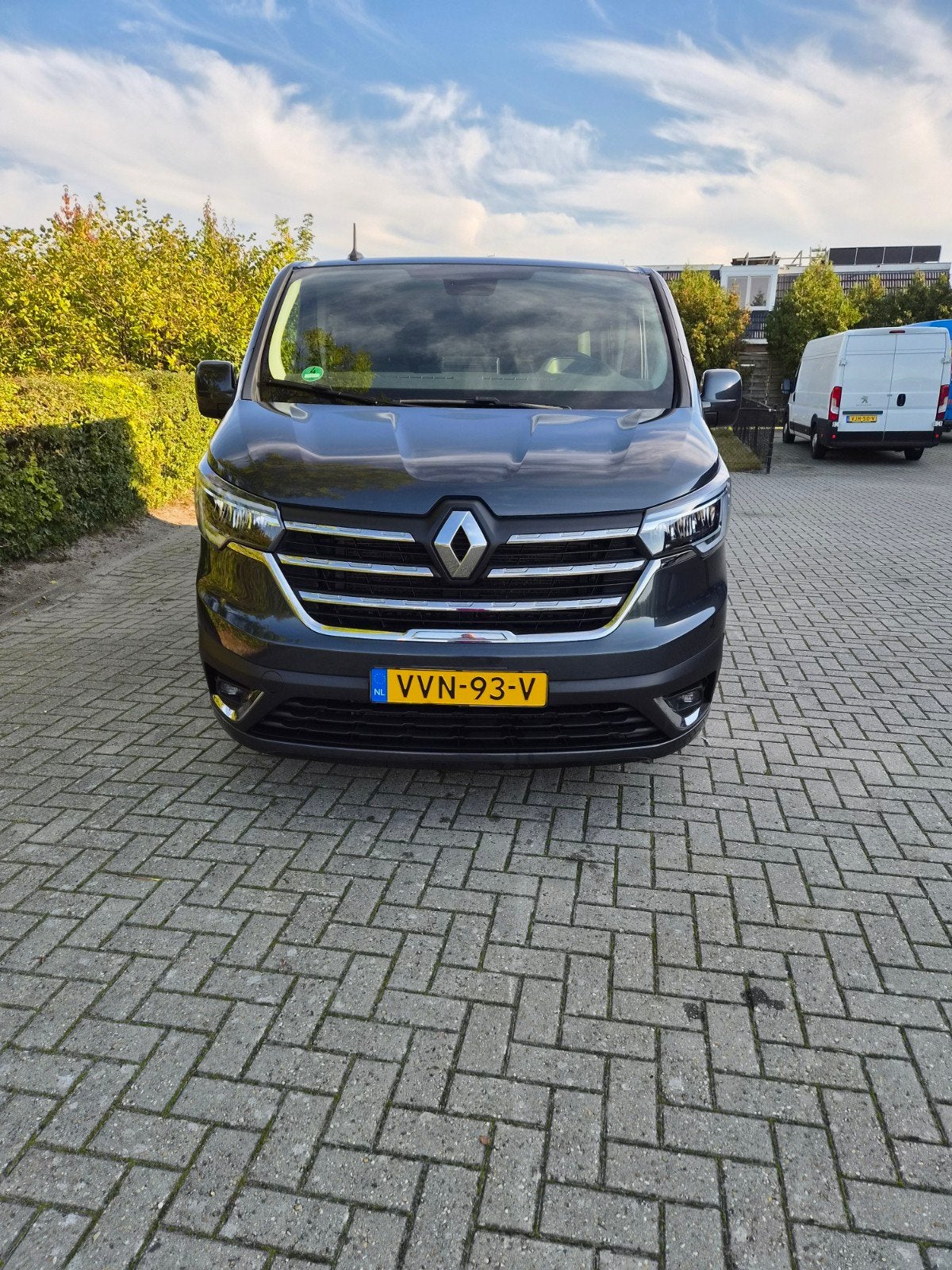 Renault Trafic Gbdc 2.0 Blue dCi 131pk L2h1 T29 2023 Grijs, Auto's, Voorwielaandrijving, 4 cilinders, Renault, 1925 kg