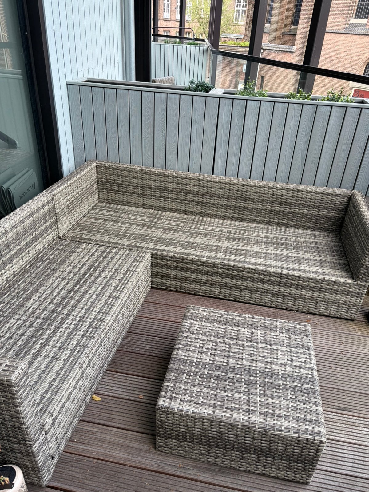 Loungeset met tafel, Ophalen, Zo goed als nieuw, Kunststof