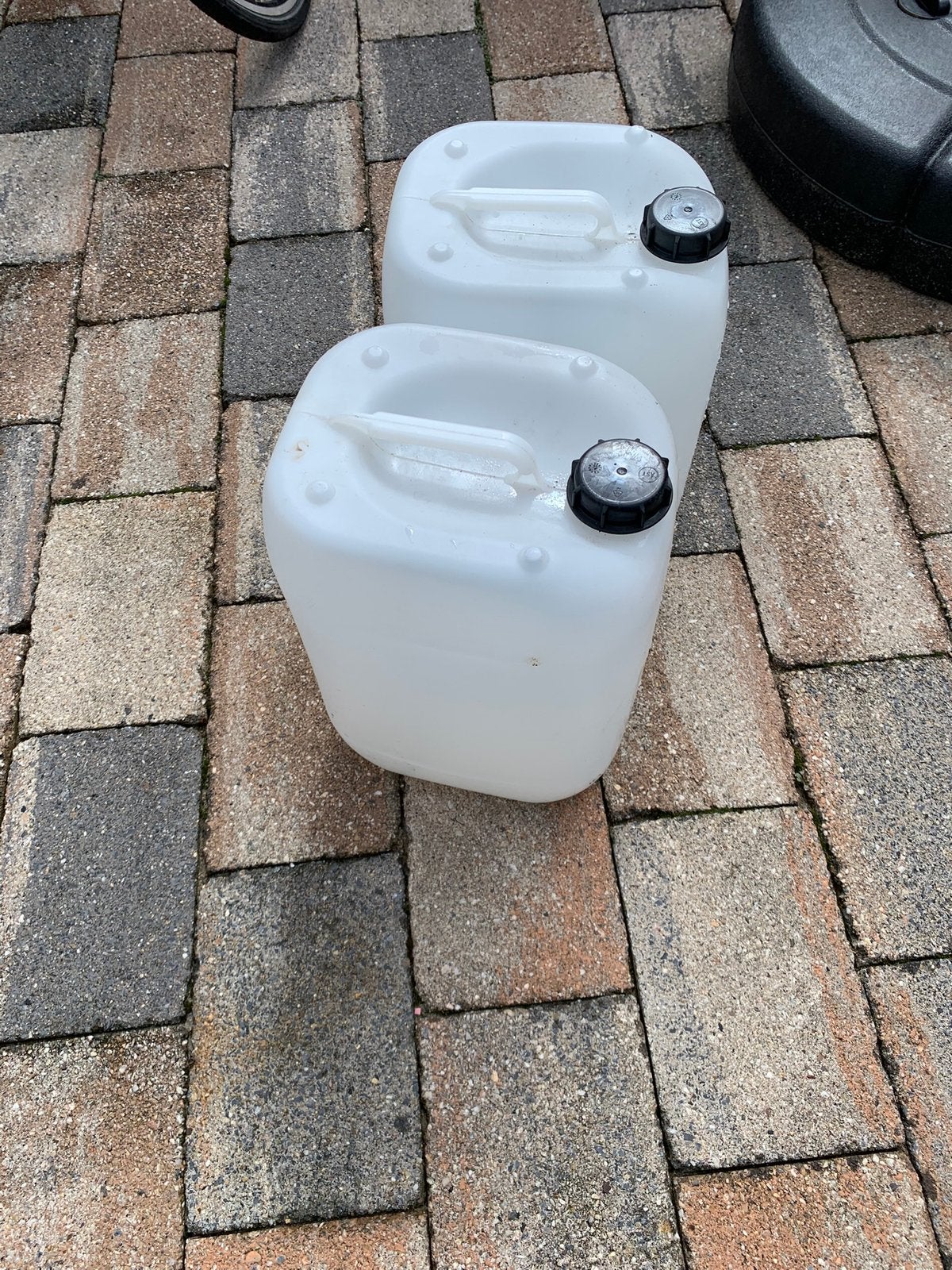 Jerrycan 2x, Ophalen, Zo goed als nieuw