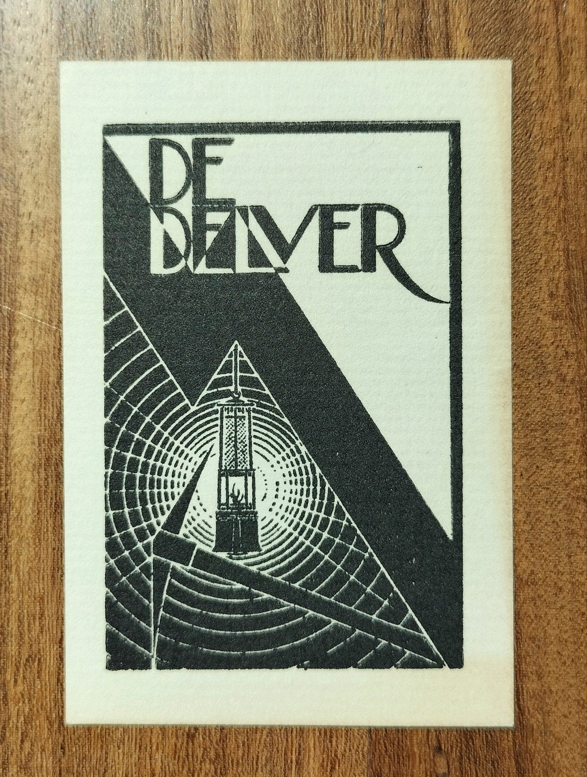 Exlibris De Delver (Rijk van Lavieren, 1927) (parlant, lamp), 5 cm, Origineel, 7 cm, 1900 - 1949