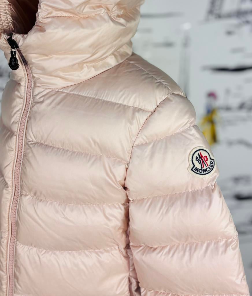 Moncler pastelroze New Nadra winterjas maat 8 (690 euro), Moncler EU, Zo goed als nieuw, Moncler, Customercare@moncler.com