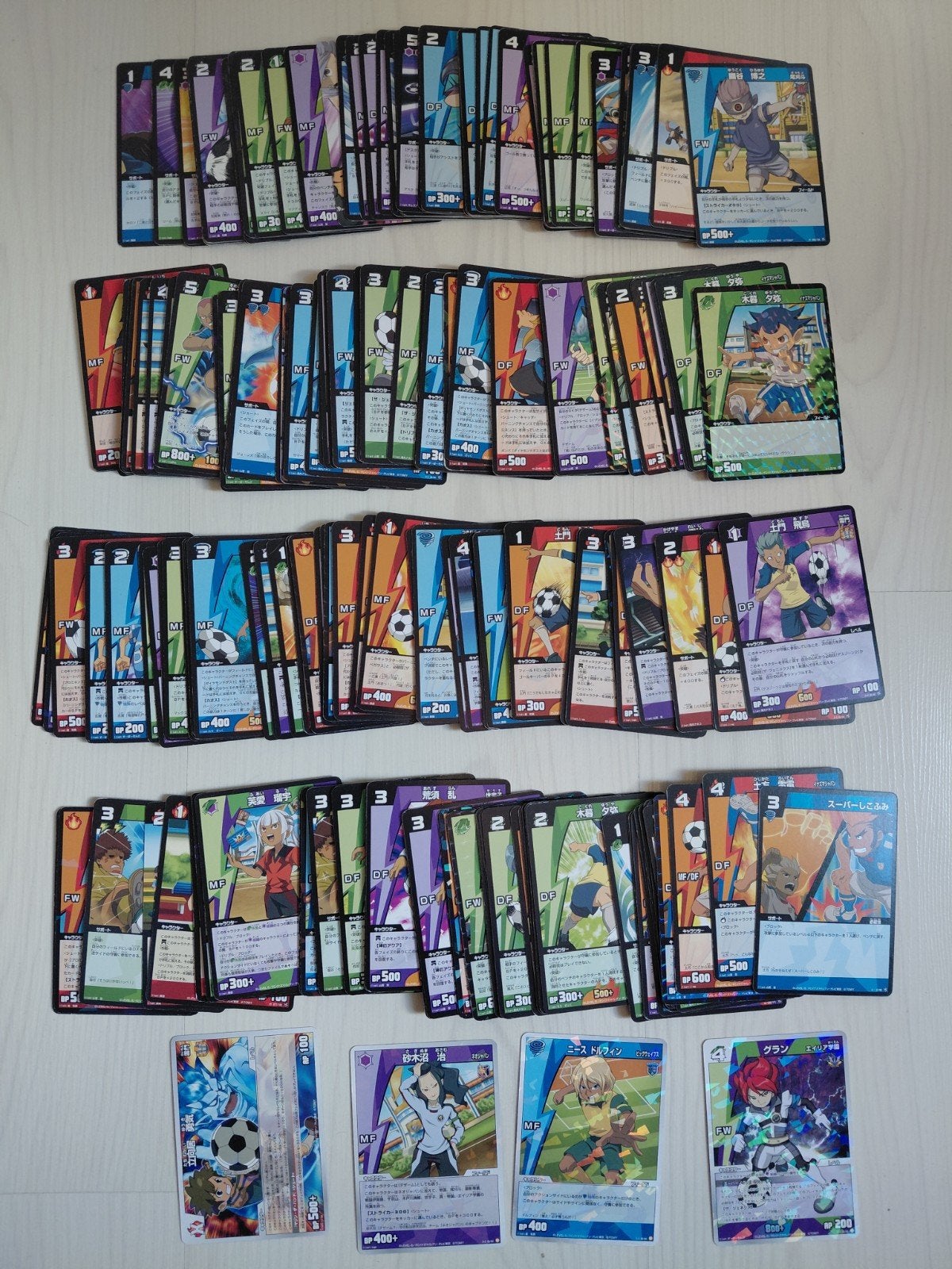 Ongeveer 250 Inazuma Eleven TCG kaarten, Ophalen of Verzenden, Gebruikt, Meerdere kaarten