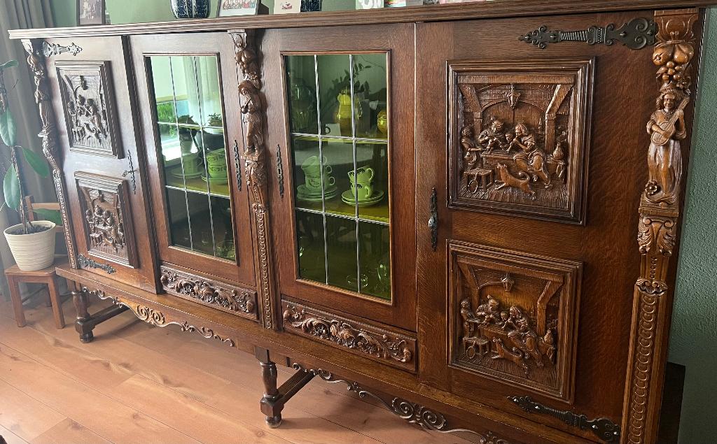 Antieke jaren 70 Mechelse buffetkast, Huis en Inrichting, Kasten | Buffetkasten, Ophalen, Glas, Gebruikt, Met deur(en)