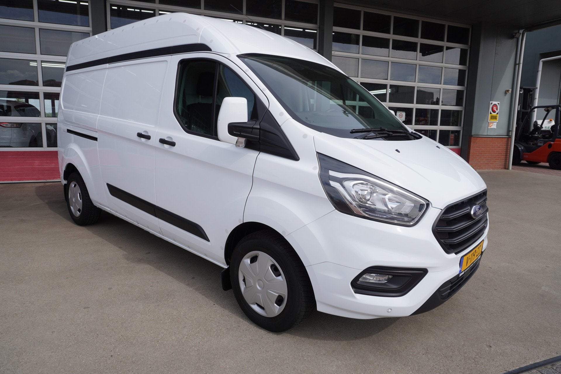 Ford Transit Custom 320 2.0 TDCI L2H2 Trend Nr. V021 | Airco, Auto's, Voorwielaandrijving, Gebruikt, 4 cilinders, Wit