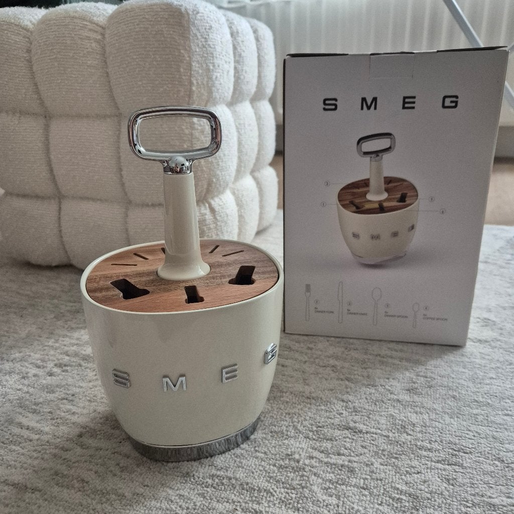 Nieuw Smeg bestekhouder | Creme, Bestekset, Overige typen, Nieuw, Ophalen of Verzenden