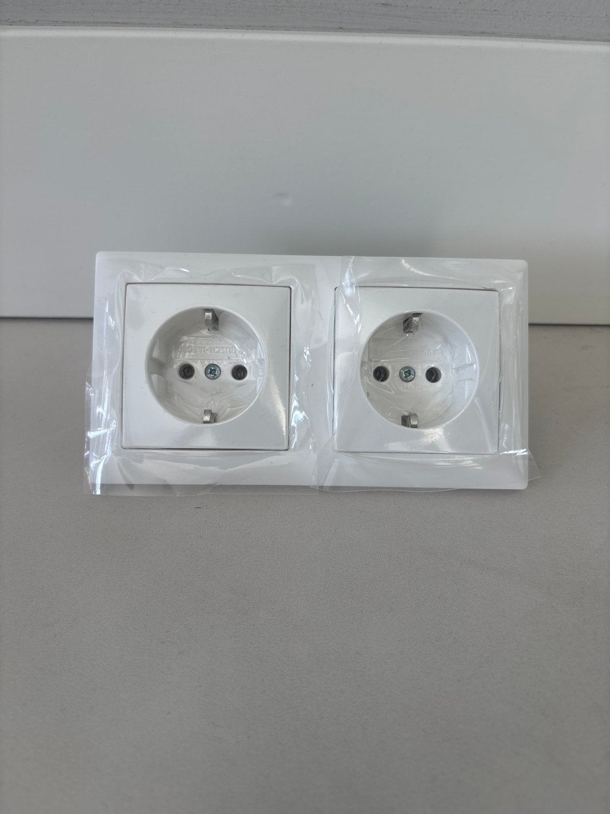 6x Busch-Jaeger dubbel stopcontact - Nieuw in verpakking, Ophalen of Verzenden, Nieuw, Busch-Jaeger, Stopcontact