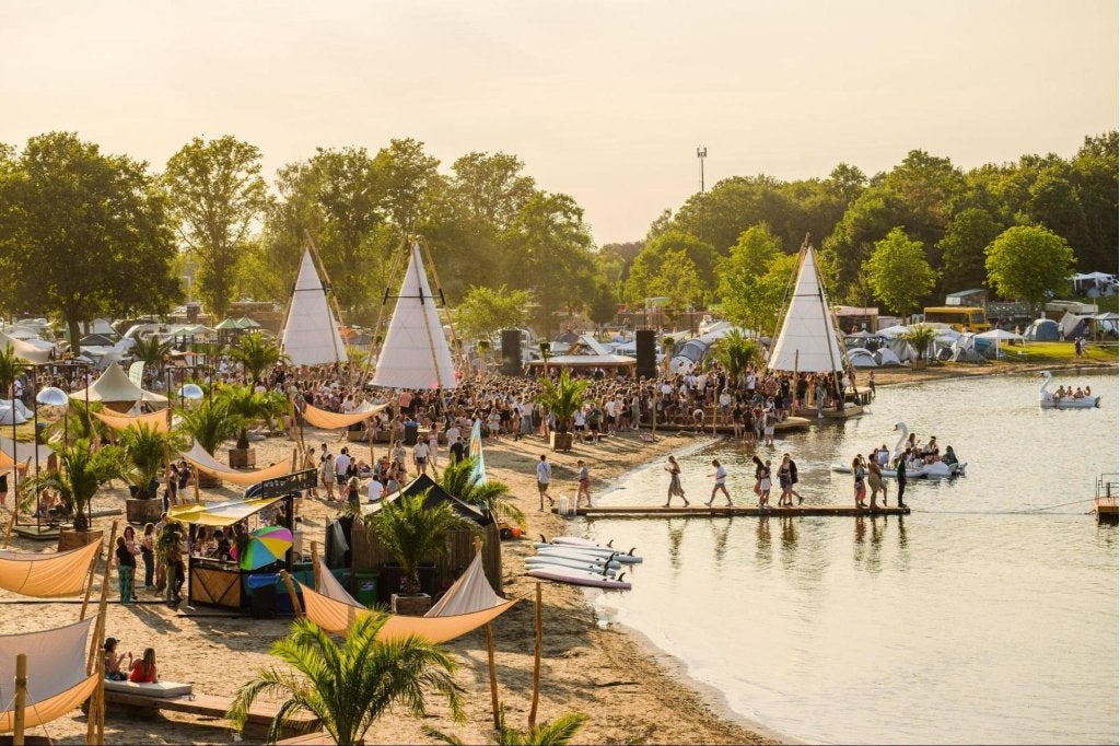 Lago Lago Festival Tickets – 26 jun 2027 – Stroombroek Braam, Tickets en Kaartjes, Concerten | House, Techno en Trance, Twee personen
