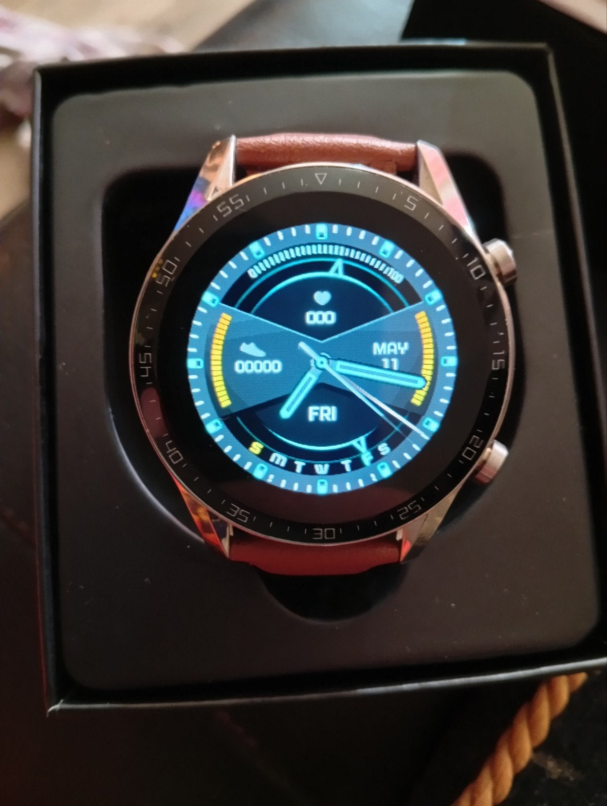 Smartwatch met hartslag-, slaap- en stappenteller, Ophalen of Verzenden, Zo goed als nieuw, Afstand, Android